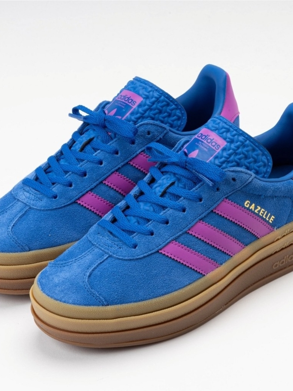 Adidas Women's Gazelle Blue Suede Sneakers with Pink Stripes IG4367 Size 8.5